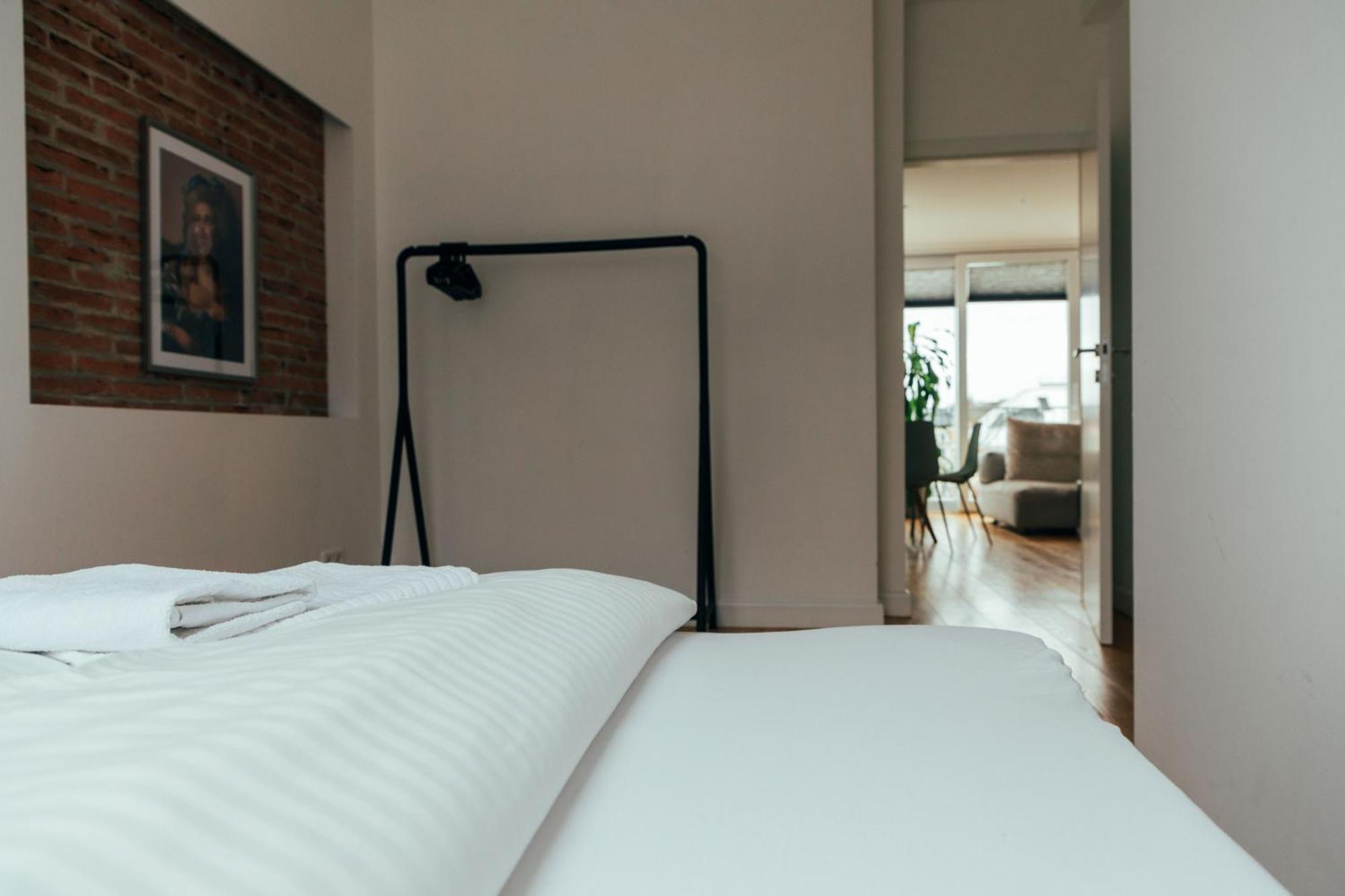 Large Apartments - Great For Groups - With Balcony Or Terrace Wien Exteriör bild